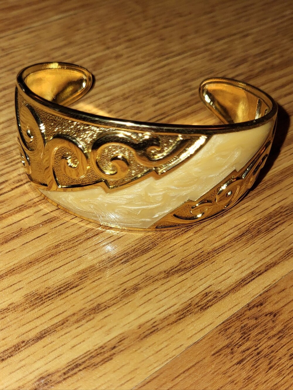 Vintage Gold Cream Enamel Scroll Statement Cuff Bracelet Women's Fashion Jewelry